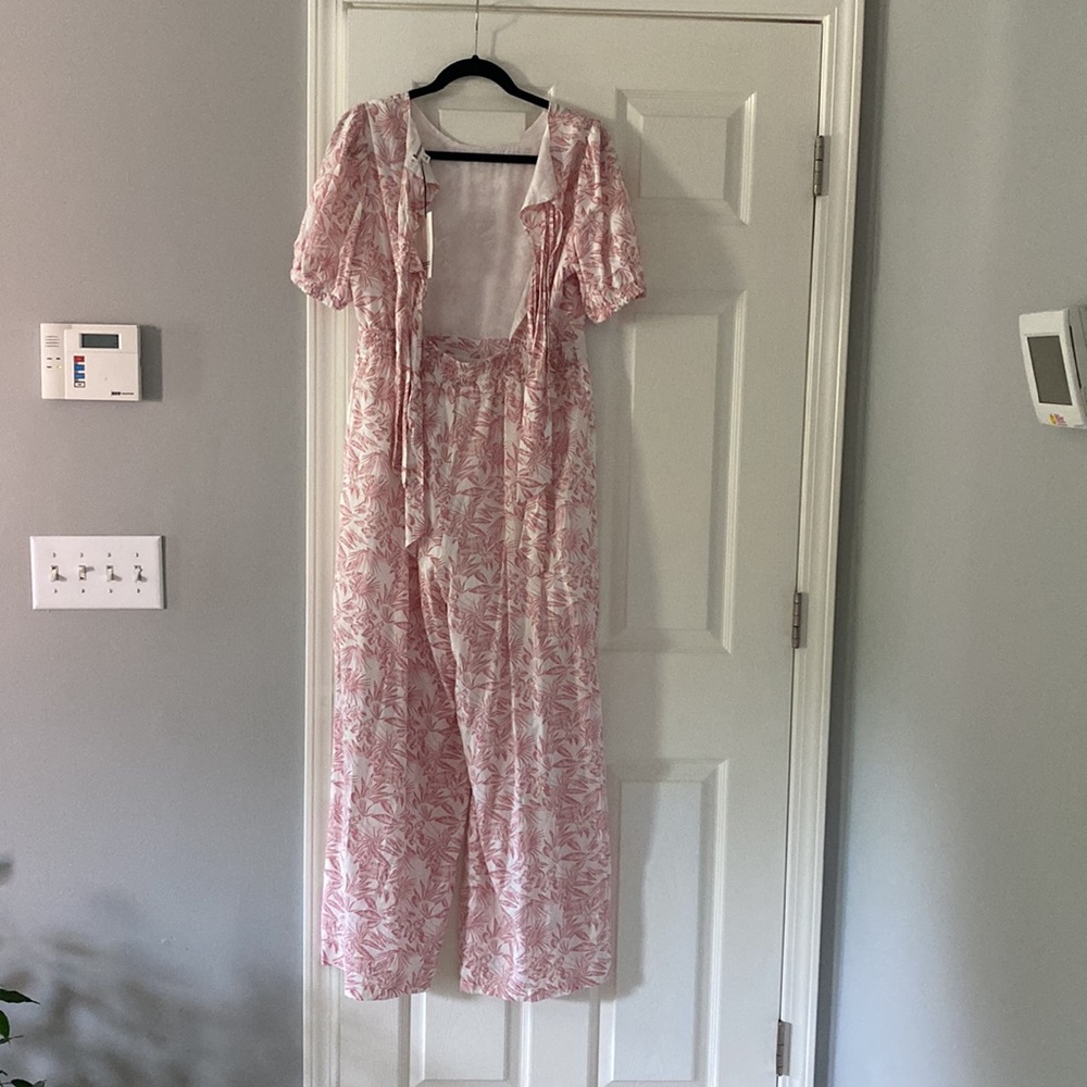 New jumpsuit - Picture 3 of 5